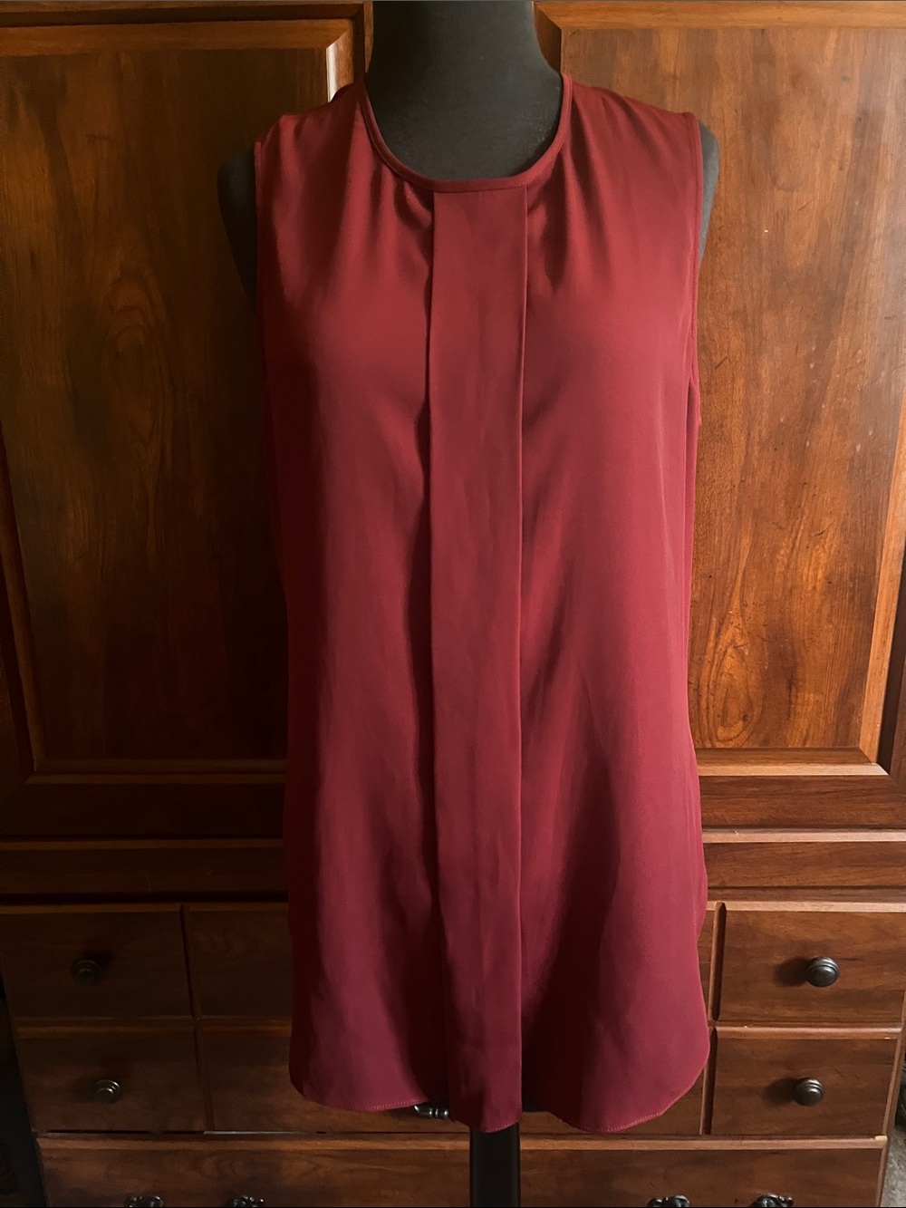 White House Black Market Sleeveless Burgundy Shift Dress